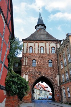 Stadtmauer mit Küstertor in Stralsund